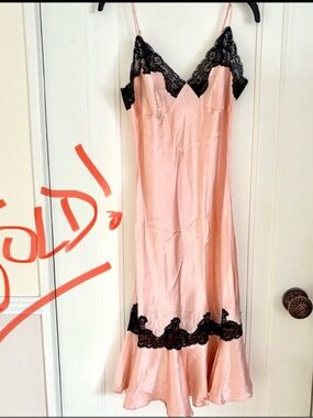 VICTORIA SECRET VINTAGE 100% SILK PINK BABY DOLL/SLIP DRESS WITH LACE SIZE S